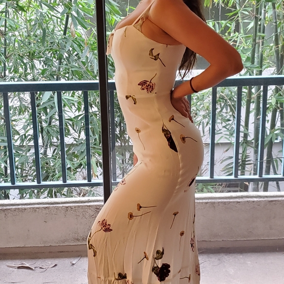 Reformation Prairie Dress White Floral 2 Long - Picture 4 of 7